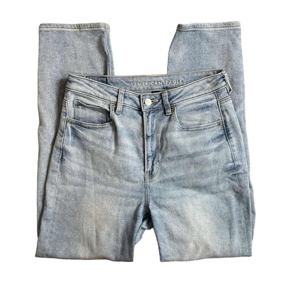 American Eagle Mom Straight Jeans